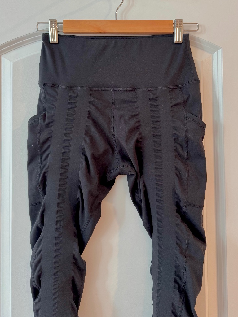 Sweetflexx Capris + Pockets | Hi-Rise | Resistance Leggings 1 Black / Size 6 — image 4 of 4